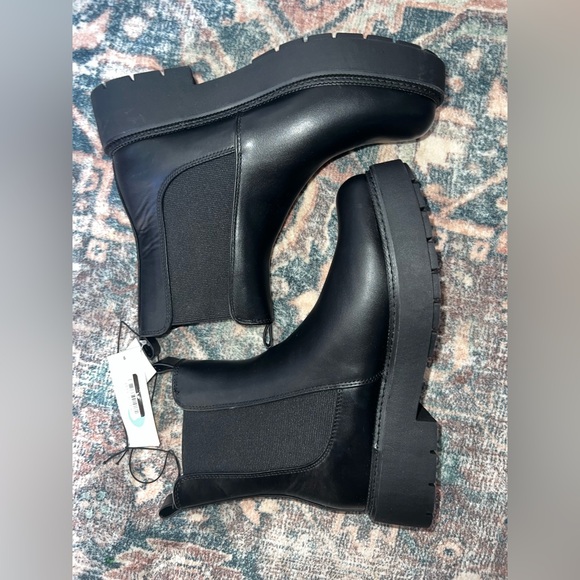 NWT Women's Demi Chelsea Boots - A New Day - Picture 4 of 6